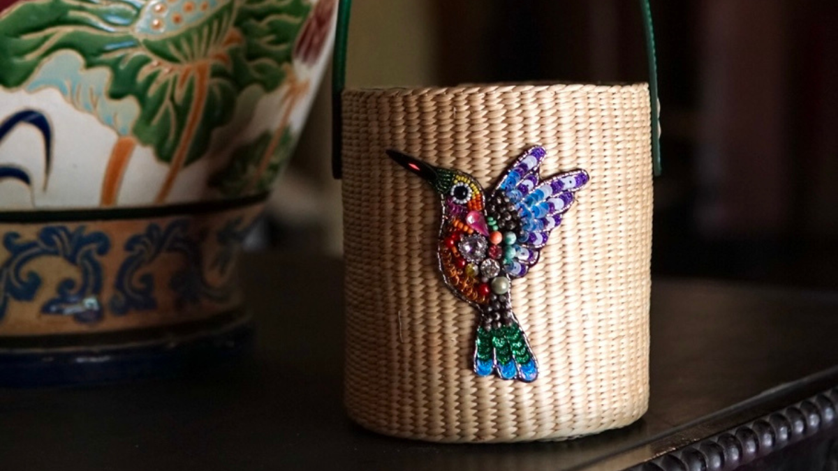 初のビーズ刺繍シリーズ。Hummingbirdのこと